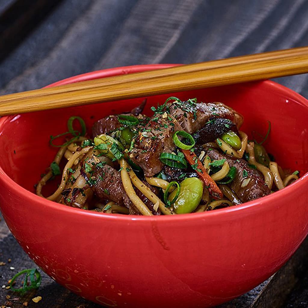 Nudle s hovězím masem Teriyaki Nudle s hovězím masem Teriyaki